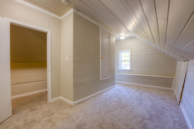 Building Photo - Larger than it looks and all appliances in...