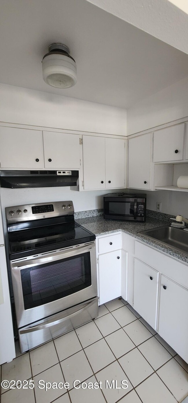 Building Photo - 204 Pierce Ave