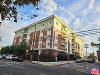 Building Photo - 944 S Serrano Ave