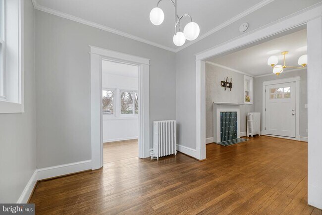 Building Photo - 5123 Crittenden St