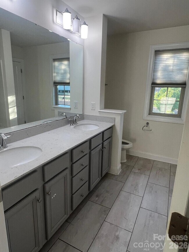 Building Photo - 11805 Clems Branch Dr