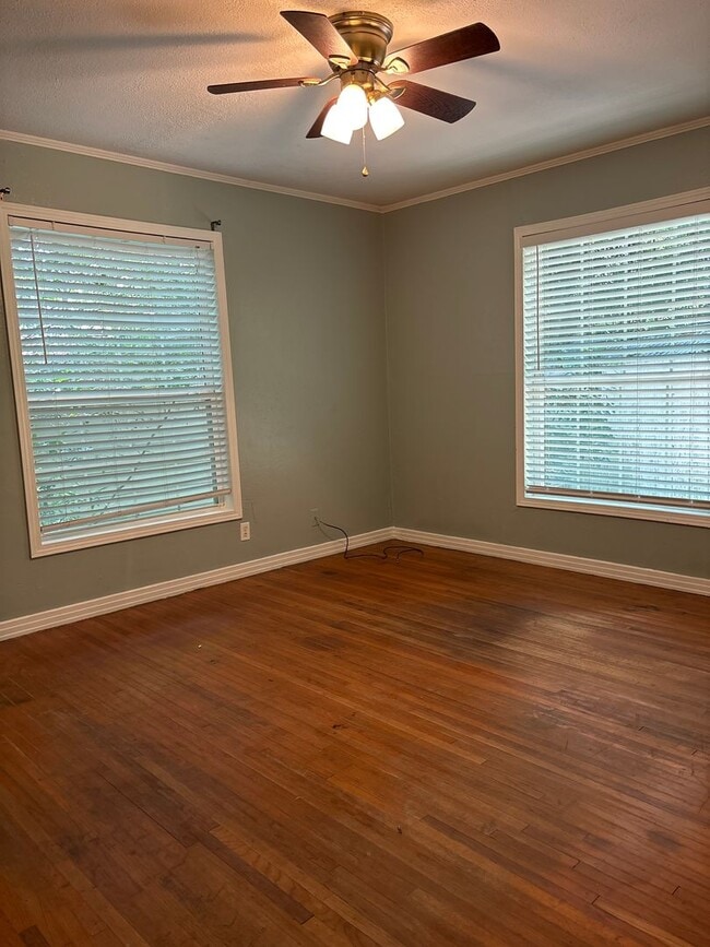 Building Photo - Cute 2/2/1 in the heart of Pollard Park area!