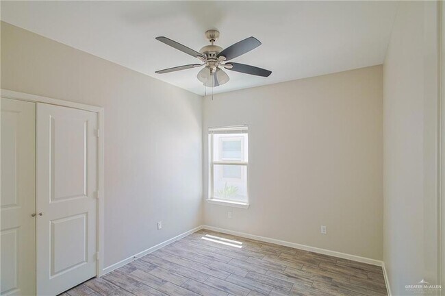 Building Photo - 5601 Sandpiper Ave