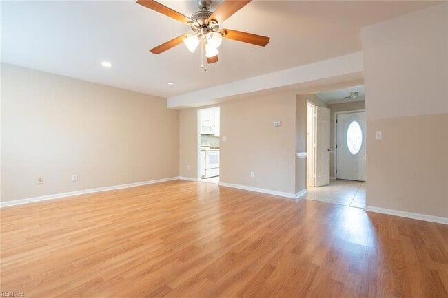 Building Photo - 420 Rennie Ct