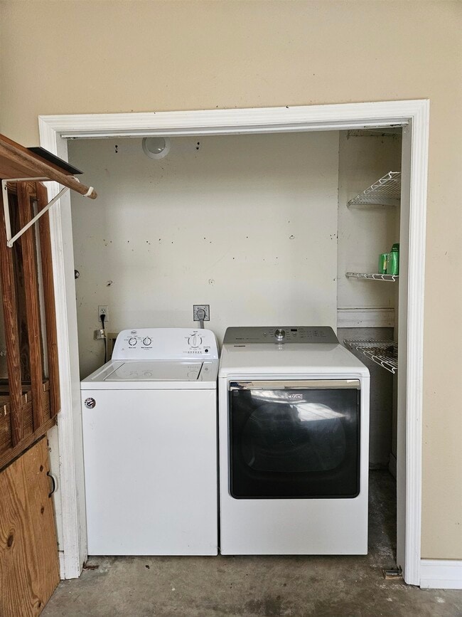 Building Photo - 3474 Paces Ferry Rd