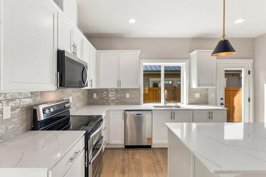 Building Photo - 695 3rd Street