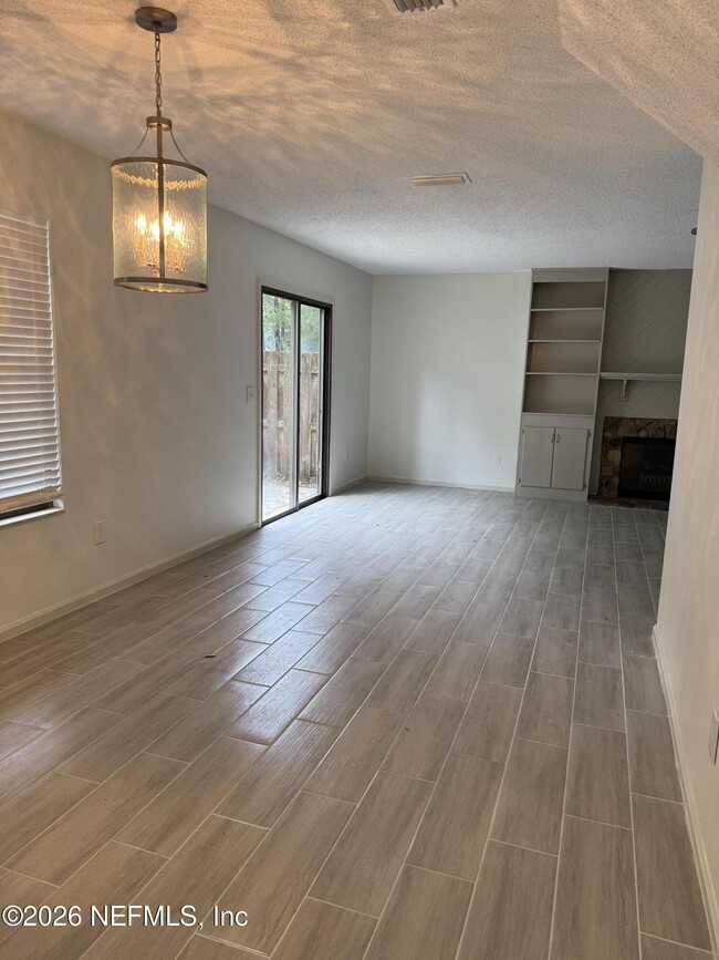 Building Photo - 2381 Hampton Falls Dr W