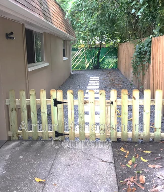 Building Photo - 2399 Eastwood Dr