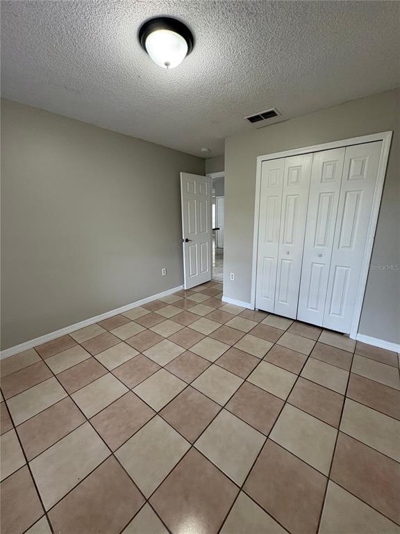 Building Photo - 305 Colonade Ct