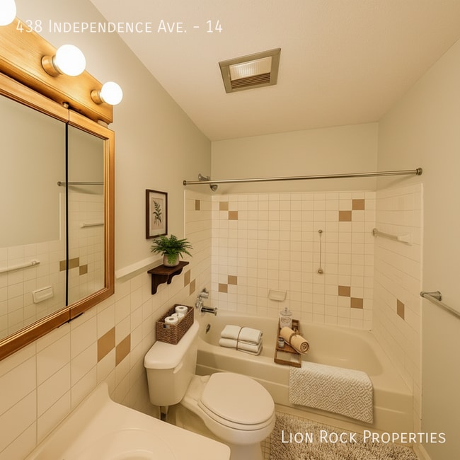 Building Photo - 438 Independence Ave N