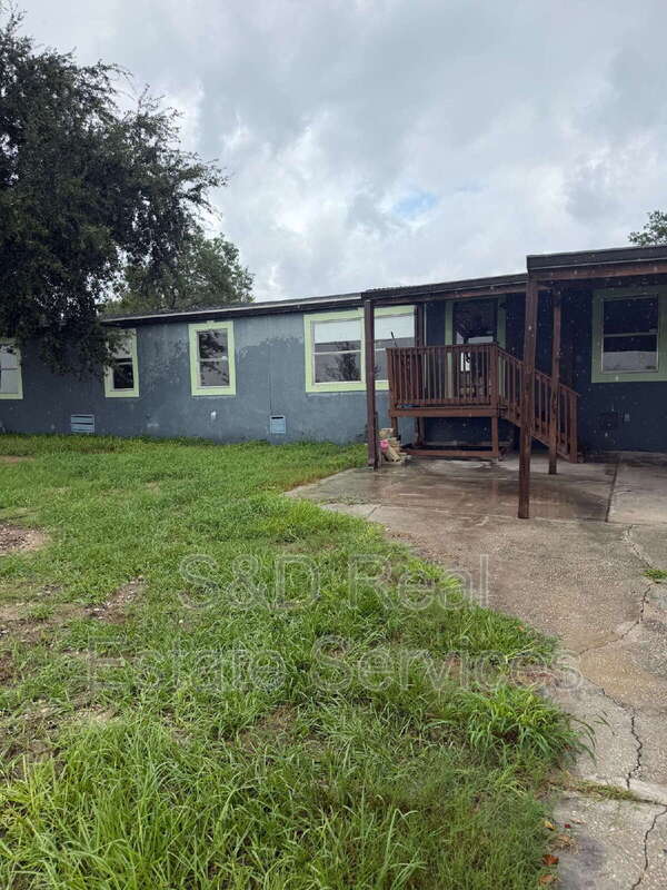 Building Photo - 444 Creek Rd