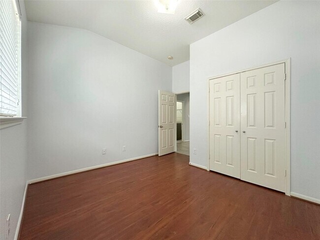 Building Photo - 2910 Lemmingham Dr