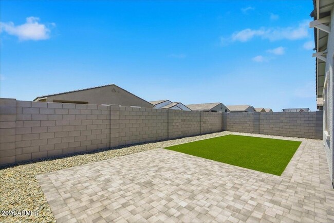 Building Photo - 15875 W Cottontail Ln