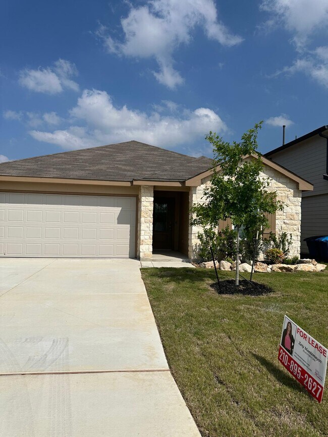 Building Photo - 21150 Boulder Flts