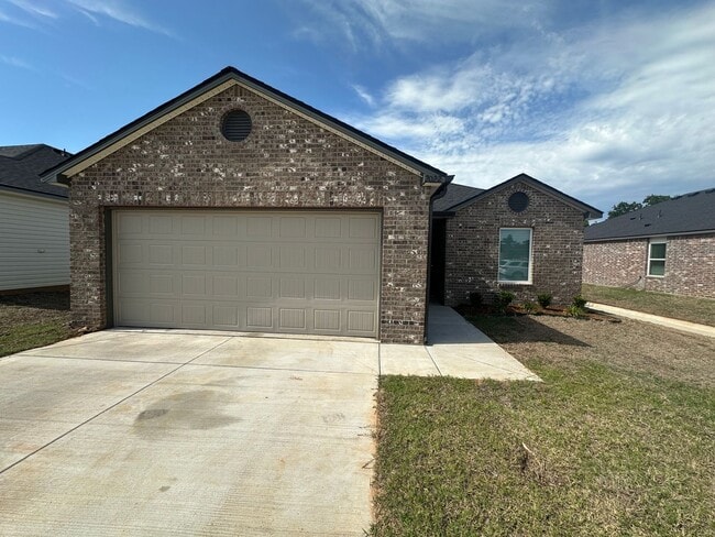 Building Photo - *Newly Built* 3 Bed 2 Bath 2 Car Garage