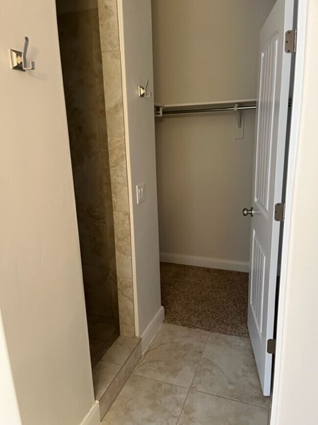 Building Photo - Spacious 3 Bedroom Home in Little Valley