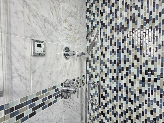 Building Photo - 49 Greenridge Ave