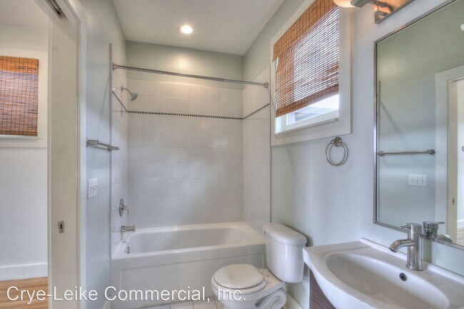 Building Photo - 2 br, 2 bath House - 1205 Paris Ave #204