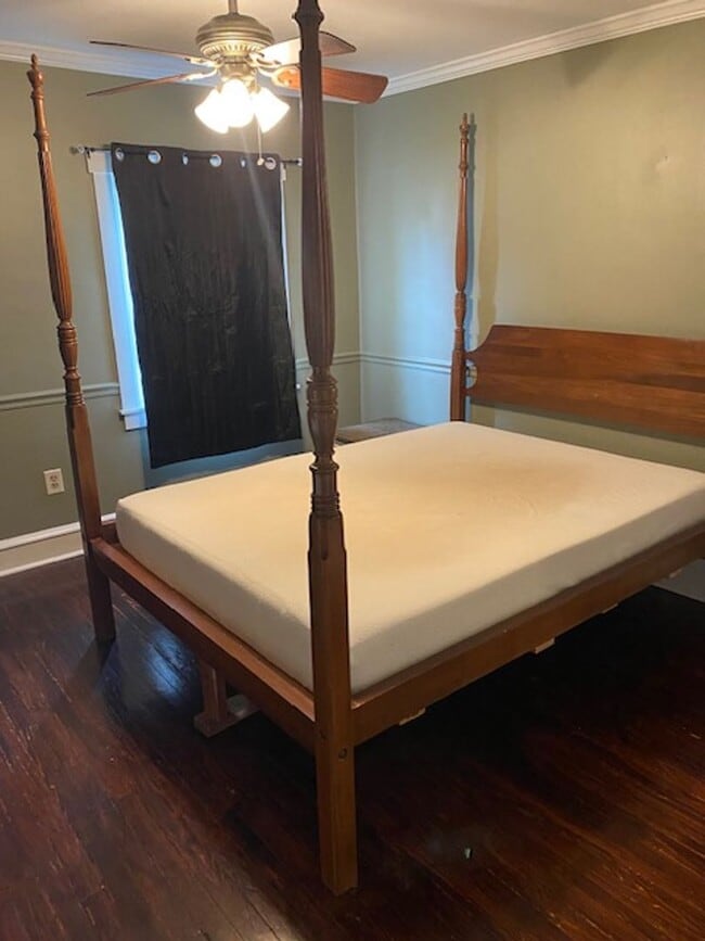 Building Photo - Welcome to 209 Amherst! Charming single-family home located in Wilson School district