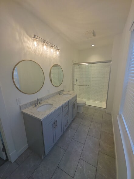 Building Photo - 409 Juniper Dr