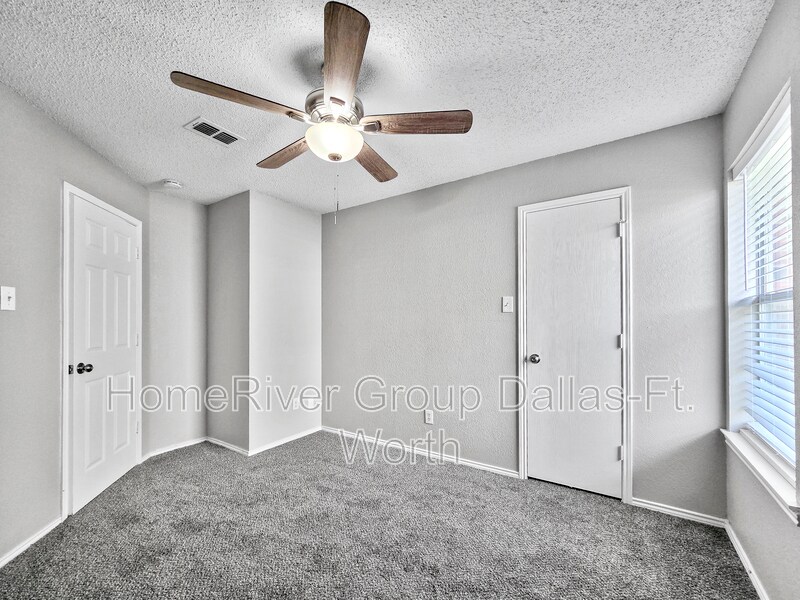 Building Photo - 1140 Sandalwood Dr