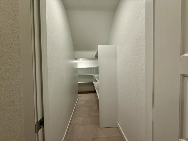 Building Photo - 3 BED 2.5 BATH 2 BALCONY 2 CAR GARAGE TOWNHOUSE IN HENDERSON FOR RENT!!