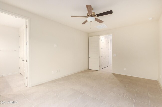 Building Photo - 8755 W Solano Dr