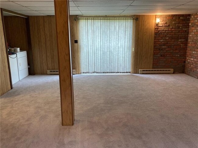 Building Photo - 325 Owen Dr