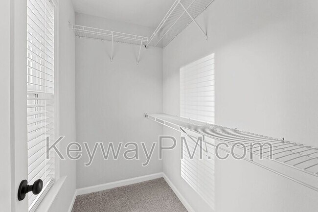 Building Photo - 847 Felix Way