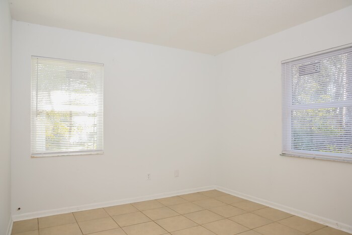 Building Photo - 997 Dorado Dr