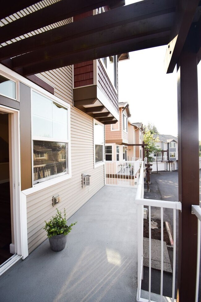 Building Photo - 10735 SW Canterbury Ln