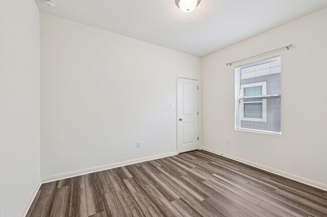 Building Photo - 191 Light Timber Rd