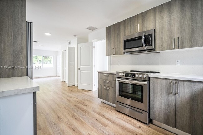 Building Photo - 1850 S Treasure Dr