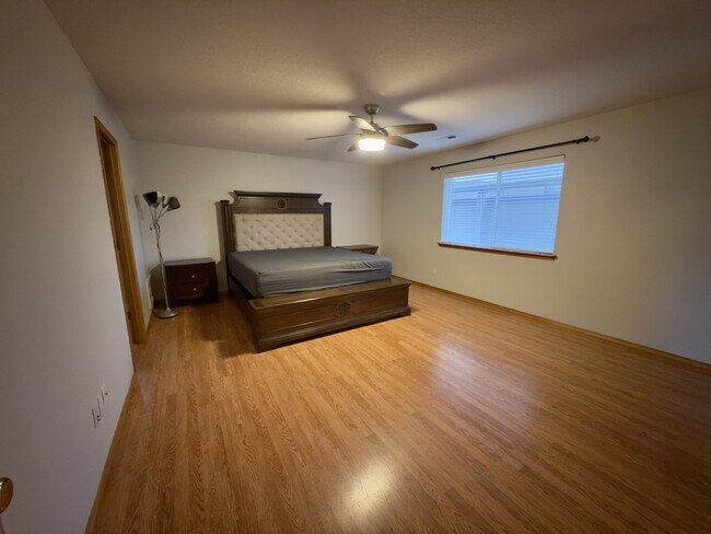 Building Photo - 5124 NW Crady Ln