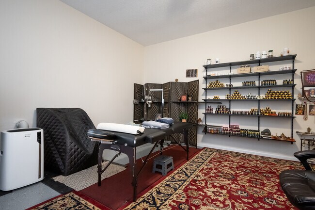 Building Photo - 115 Winterberry Dr