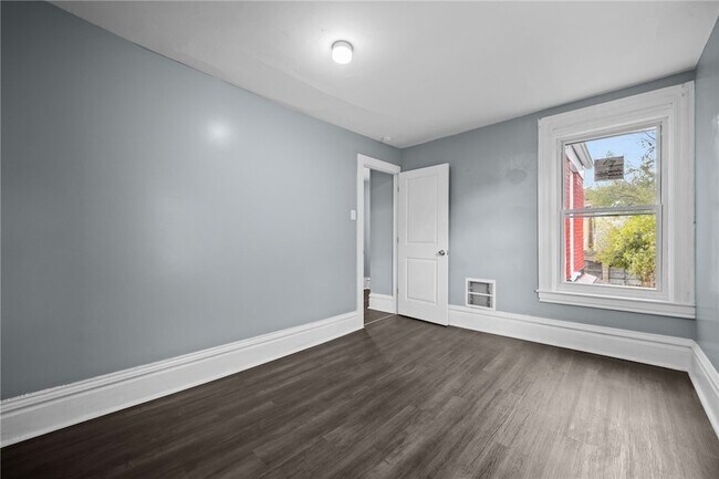 Building Photo - 7807 Kelly St