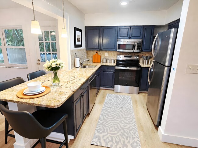 Building Photo - 1736 23rd Ave N