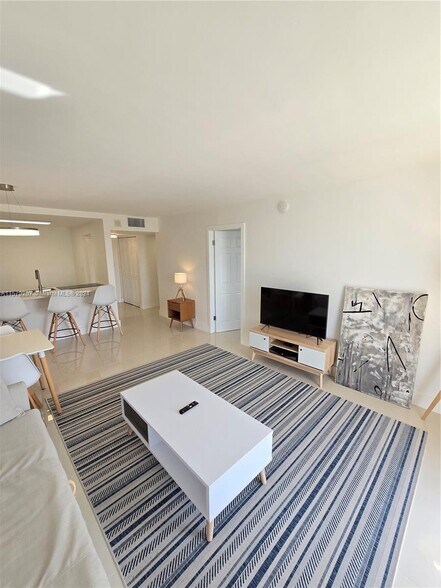 Building Photo - 401 Ocean Dr