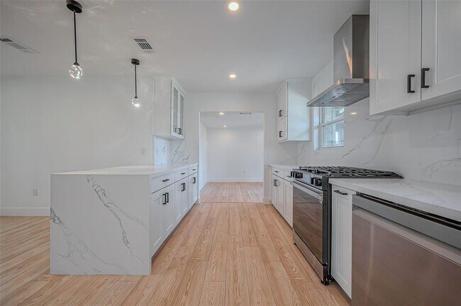 Building Photo - 2214 Nina Lee Ln