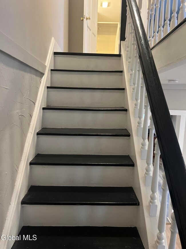 Building Photo - 9-11 Factory St