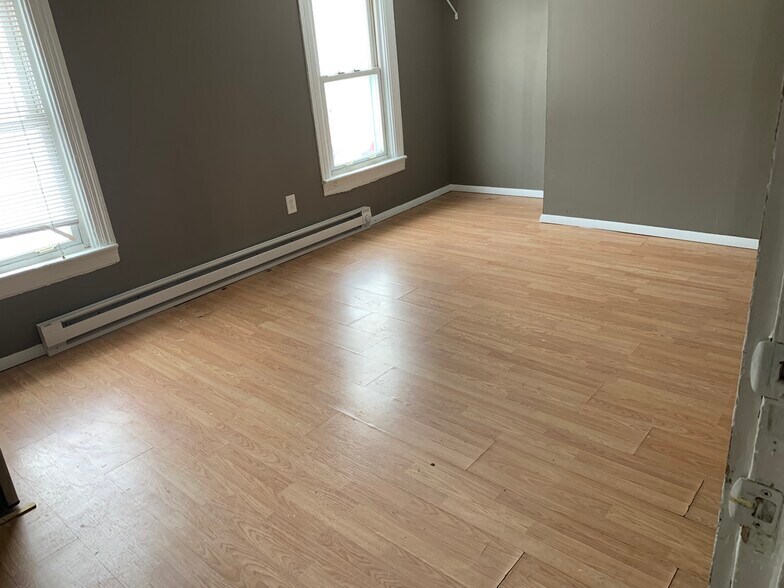 Building Photo - 80 Park Ave