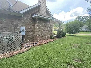 Building Photo - 106 Riveroaks Dr