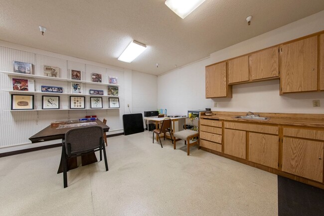 Building Photo - 55+ COMMUNITY - 1BR/1BA AVAILABLE FOR RENT...