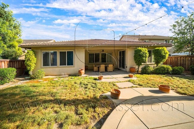 Building Photo - 29534 Dry Creek Dr