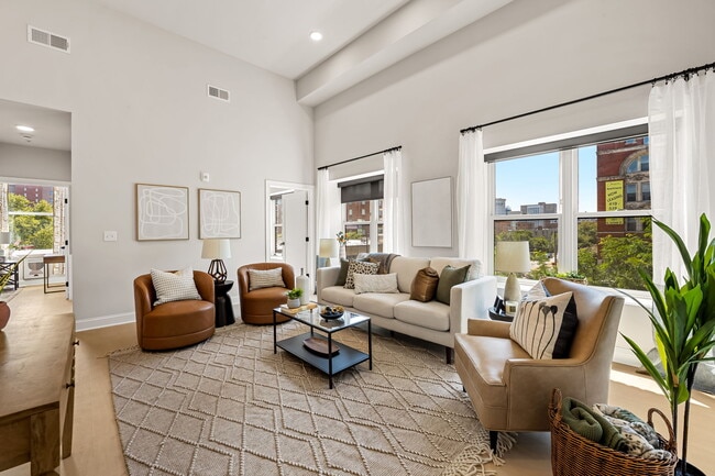 Building Photo - The Xander