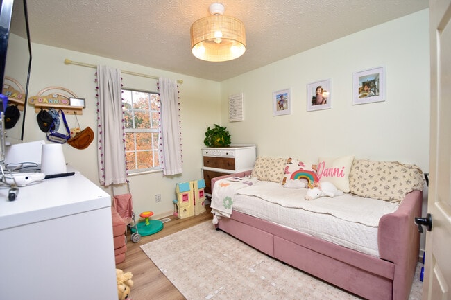 Building Photo - 1204 Edenbridge Way