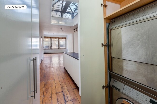 Building Photo - 143 W 21st St