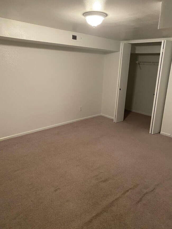 Building Photo - 5621 Fauntleroy Way SW