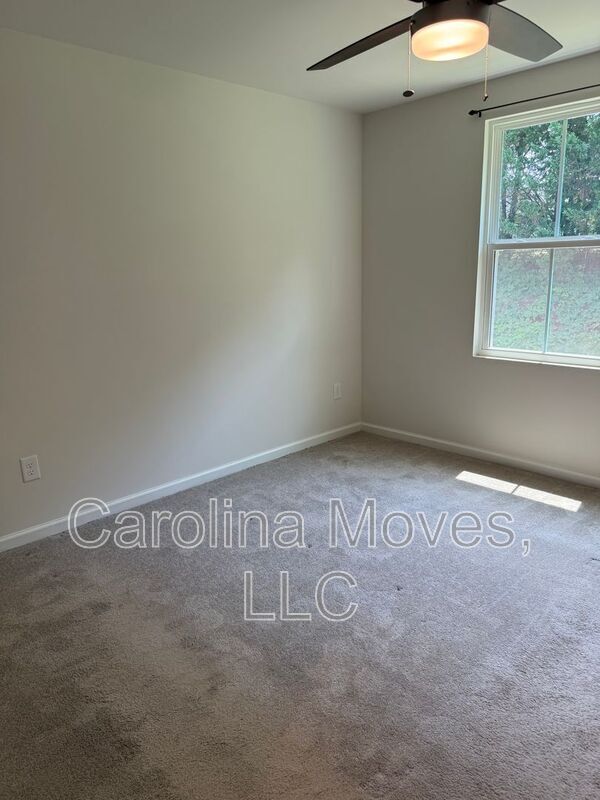 Building Photo - 126A Fernside Ct