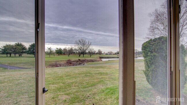 Building Photo - 18 Thomas Paine Dr